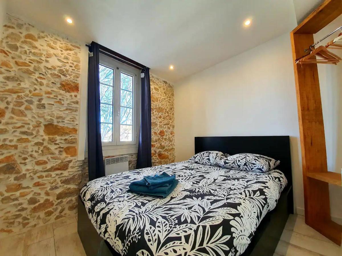 Freshly Tastefully Renovated Apartments In Heart Of Old Антиб Екстериор снимка
