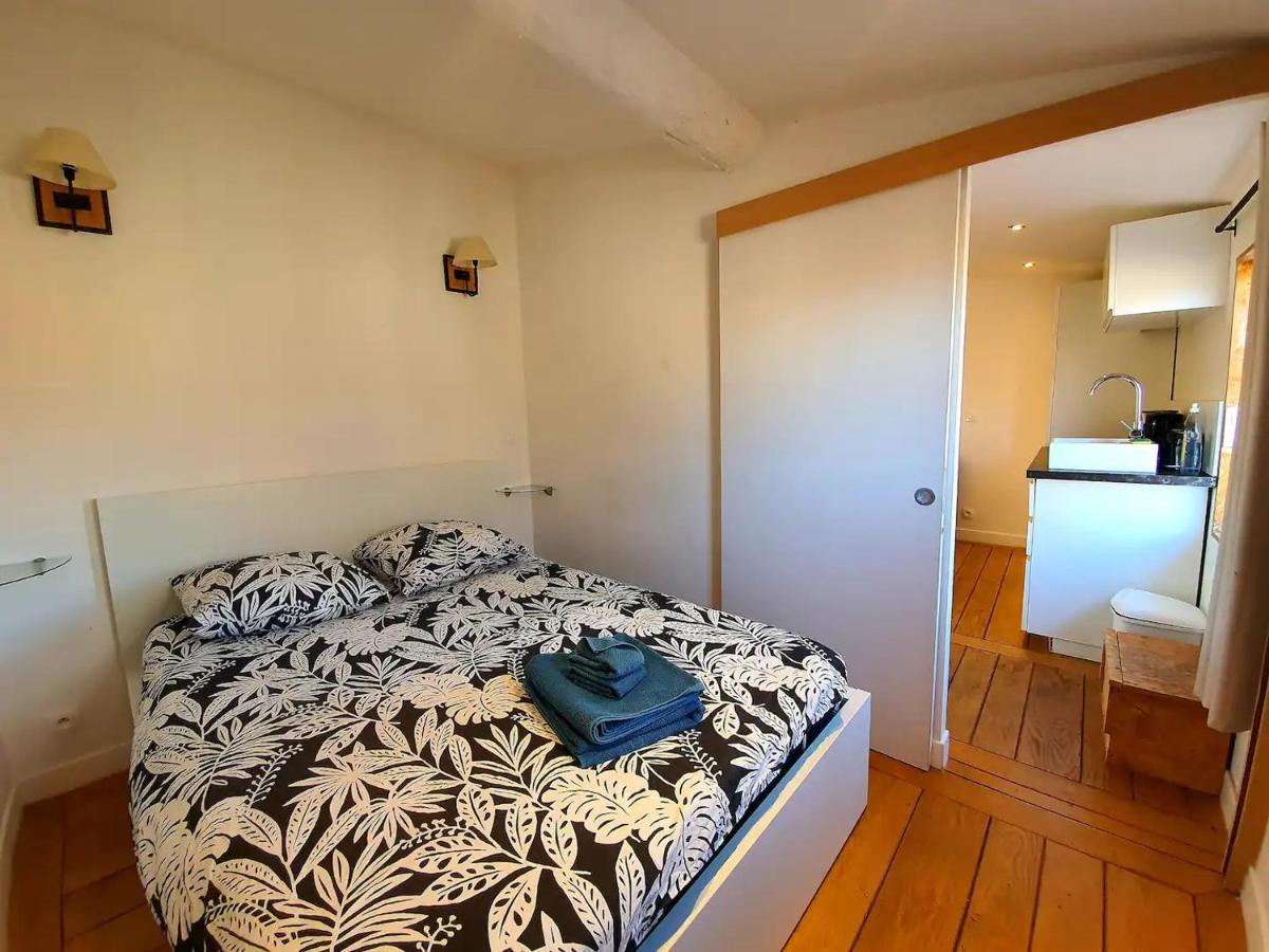 Freshly Tastefully Renovated Apartments In Heart Of Old Антиб Екстериор снимка