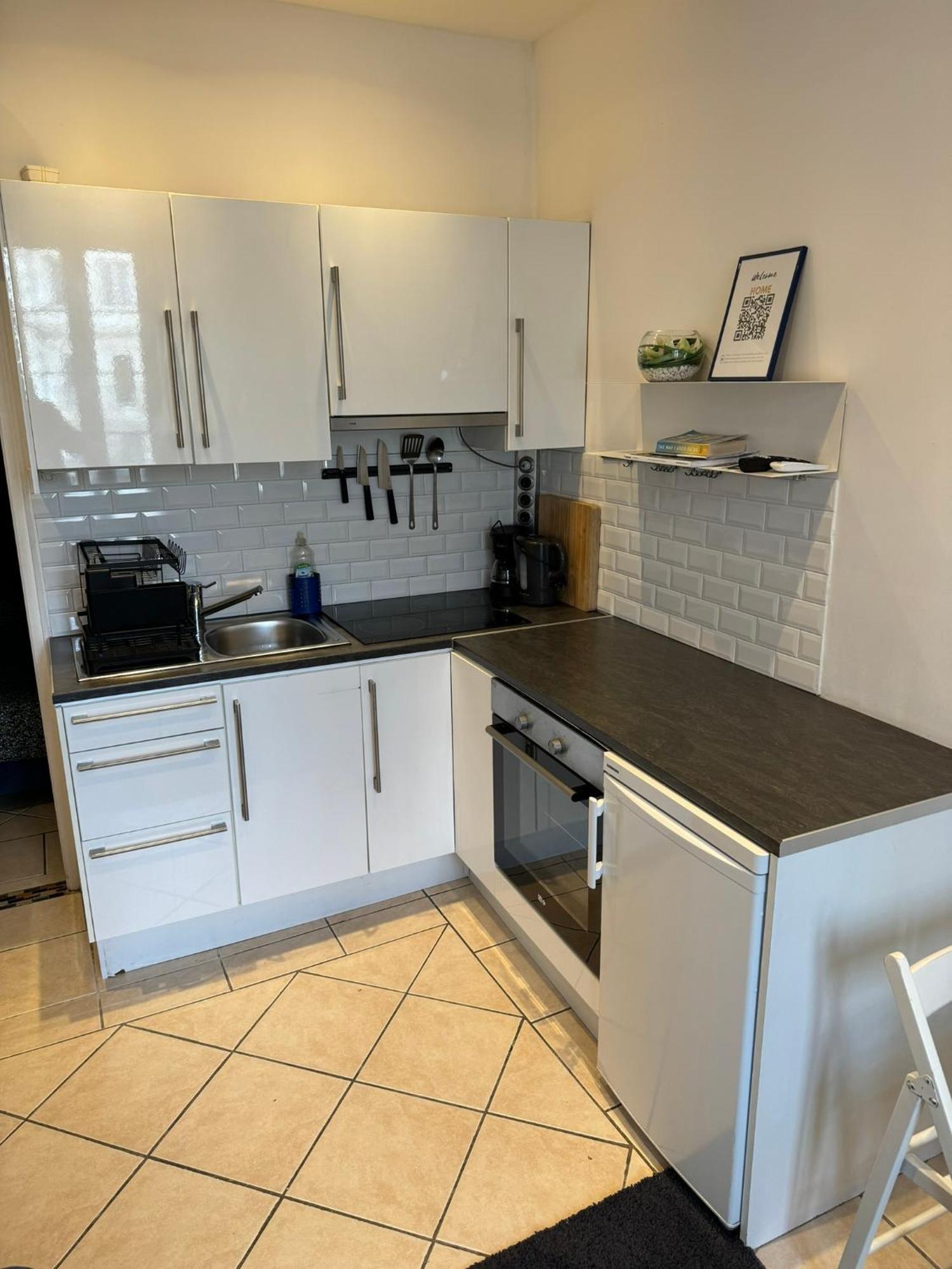 Freshly Tastefully Renovated Apartments In Heart Of Old Антиб Екстериор снимка